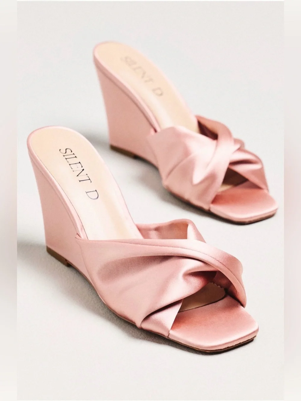Anthropologie Silent D Katia Wedges Satin